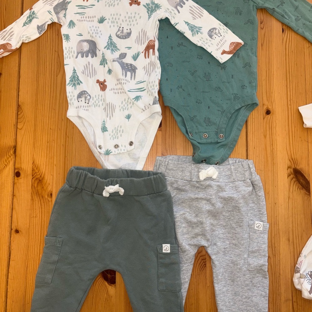 Little planet Organic cotton wild life Baby Bodysuit & Jogger Set 6 months